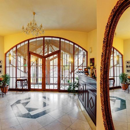 Hotel Bankov โกชิเซ ภายนอก รูปภาพ