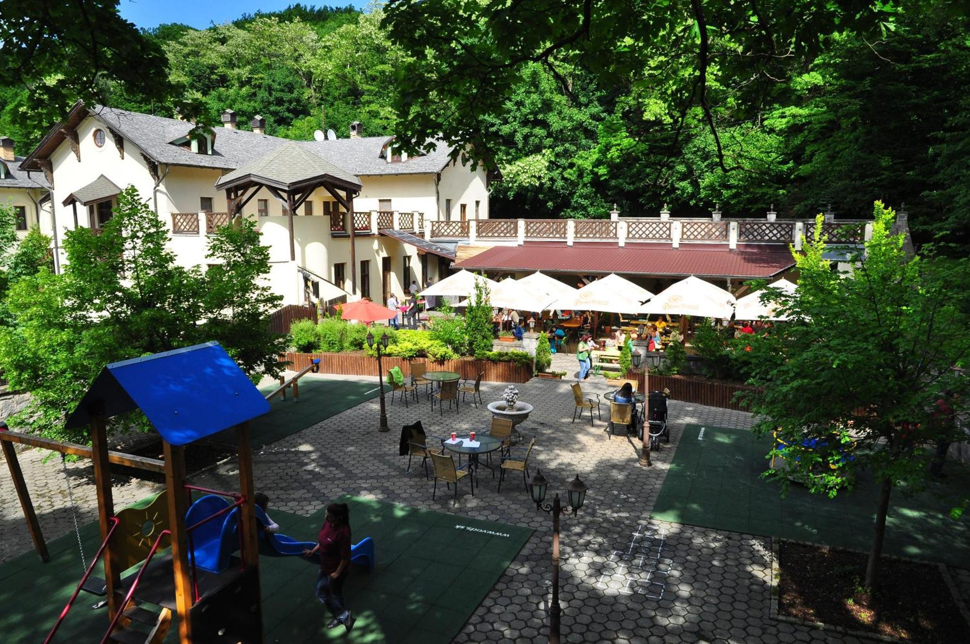 Hotel Bankov โกชิเซ ภายนอก รูปภาพ